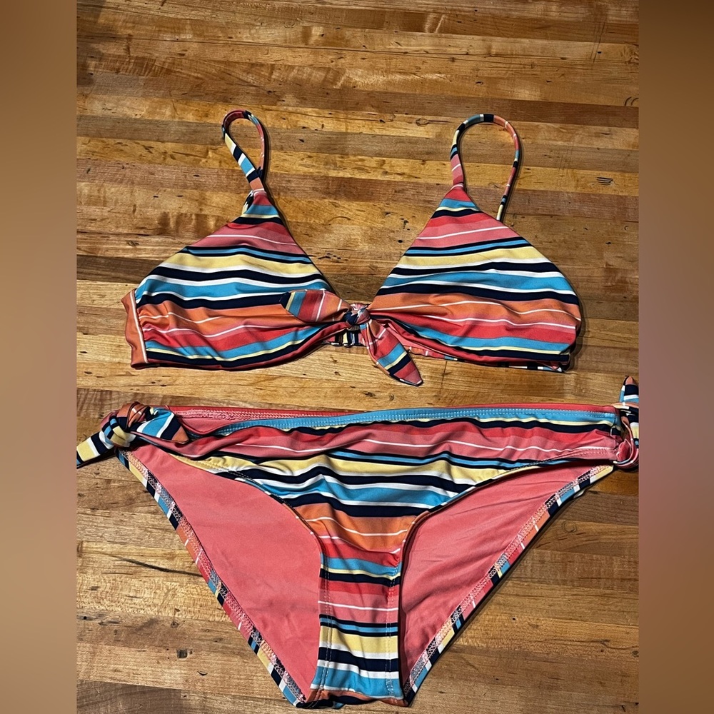 Splendid Bikini - Picture 4 of 8